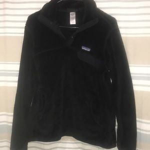 Black Patagonia pullover